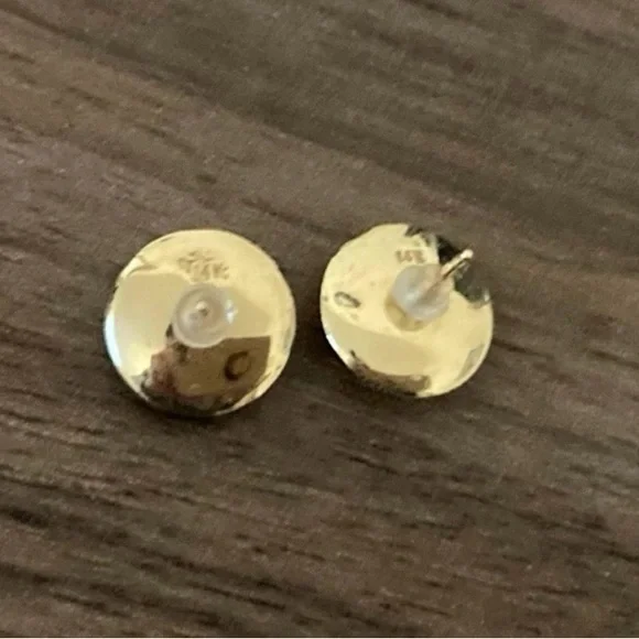 14k yellow gold stud earrings - Picture 5 of 6